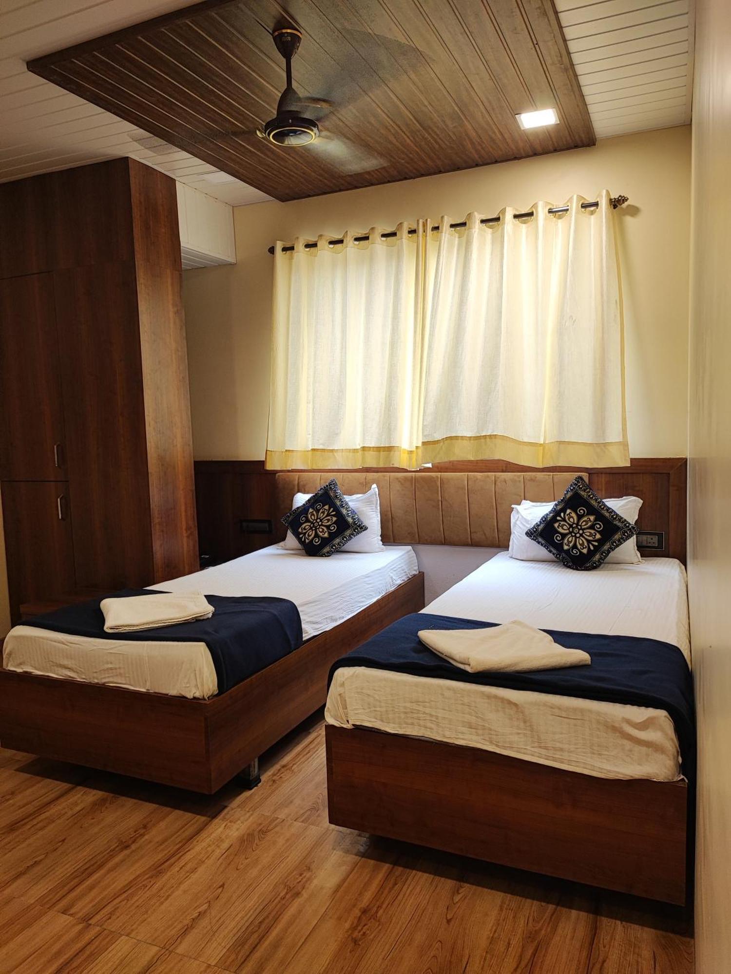 Hotel Starlit Navi Mumbai Extérieur photo